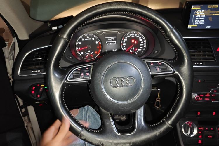 Used Audi Q3 2015 30 TFSI Ambition Edition Steering Wheel
