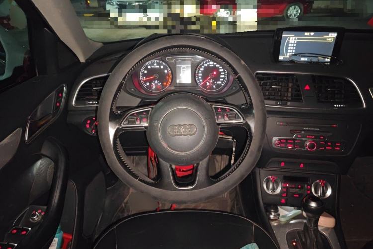 Used Audi Q3 2015 30 TFSI Comfort Model Steering Wheel