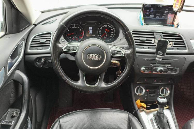 Used Audi Q3 2015 35 TFSI quattro Technology Edition Steering Wheel
