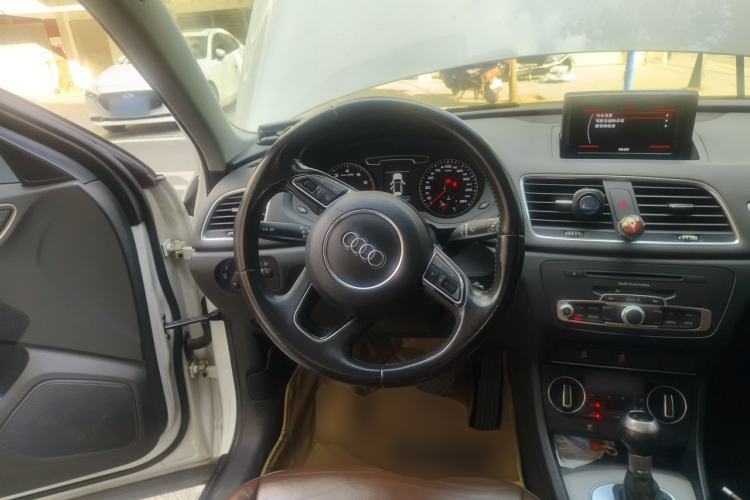 Used Audi Q3 2015 35 TFSI Ambition Edition Steering Wheel