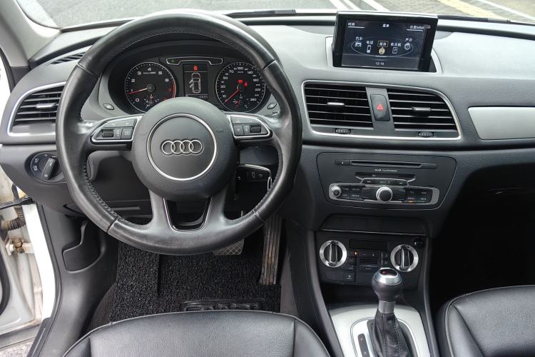 Used Audi Q3 2015 30 TFSI Ambition Edition Steering Wheel