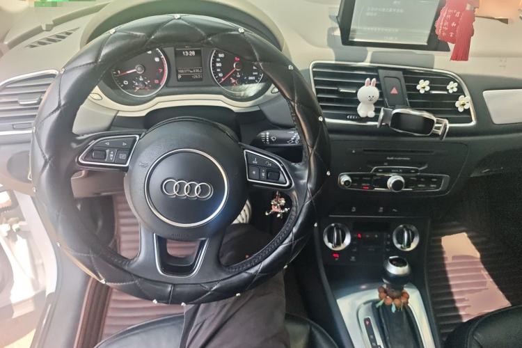 Used Audi Q3 2015 35 TFSI Comfort Model Steering Wheel