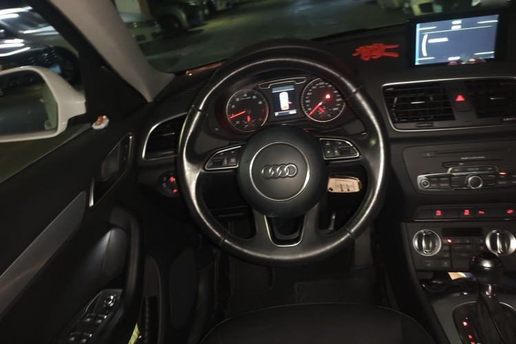 Used Audi Q3 2015 35 TFSI quattro Technology Edition Steering Wheel