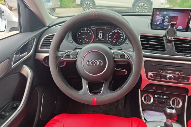 Used Audi Q3 2015 35 TFSI Ambition Edition Steering Wheel