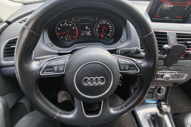 Used Audi Q3 2015 35 TFSI Comfort Model Steering Wheel