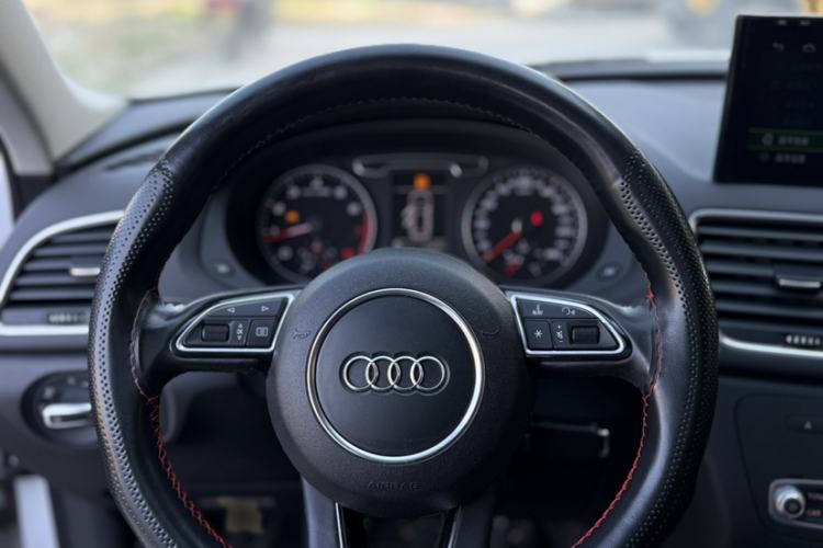Used Audi Q3 2015 35 TFSI Millionth Anniversary Comfort Model Steering Wheel