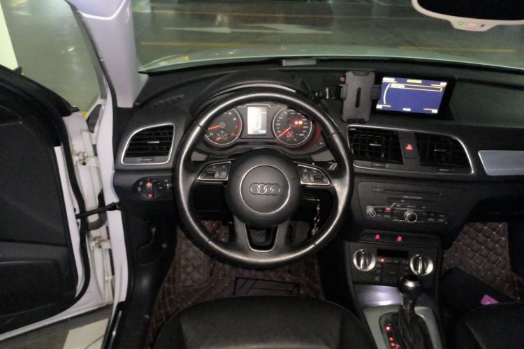 Used Audi Q3 2015 30 TFSI Comfort Model Steering Wheel