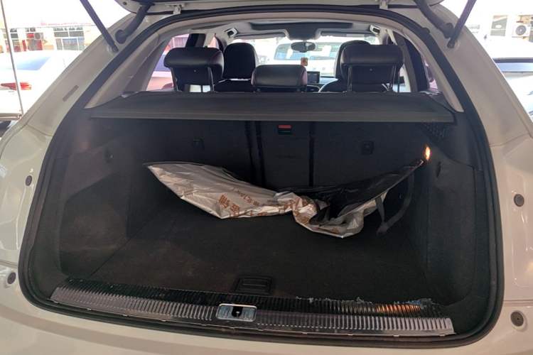 Used Audi Q3 2015 35 TFSI Comfort Model Trunk