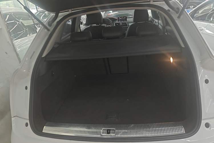 Used Audi Q3 2015 35 TFSI Comfort Model Trunk