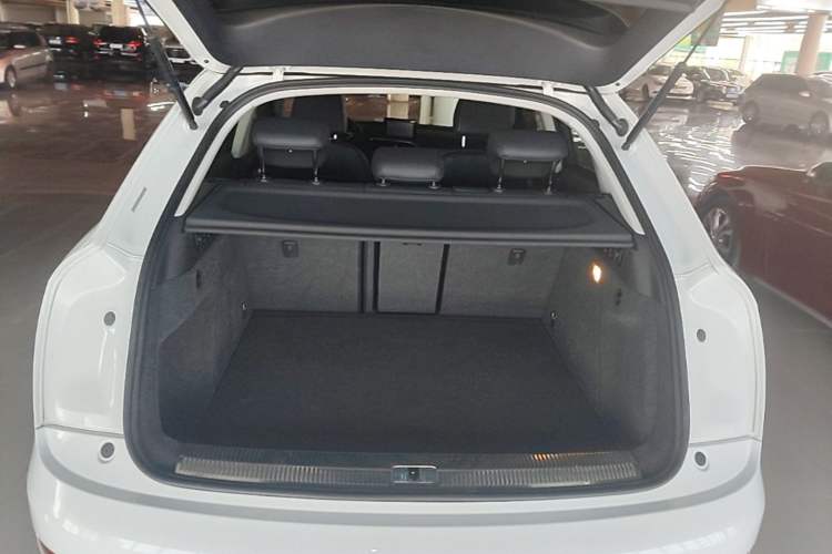 Used Audi Q3 2015 30 TFSI Comfort Model Trunk