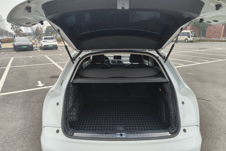 Used Audi Q3 2015 35 TFSI Comfort Model Trunk