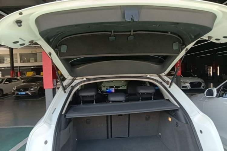 Used Audi Q3 2015 35 TFSI Comfort Model Trunk