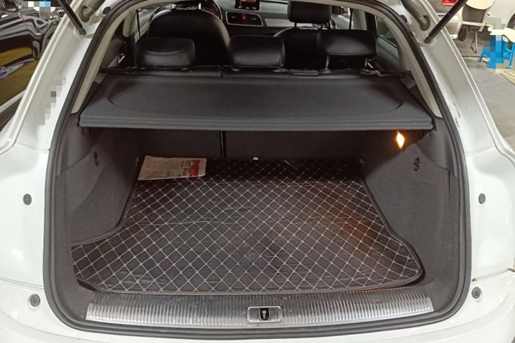 Used Audi Q3 2015 35 TFSI Ambition Edition Trunk