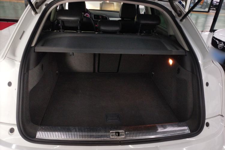 Used Audi Q3 2015 35 TFSI Comfort Model Trunk