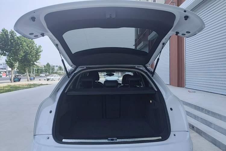 Used Audi Q3 2015 35 TFSI Comfort Model Trunk
