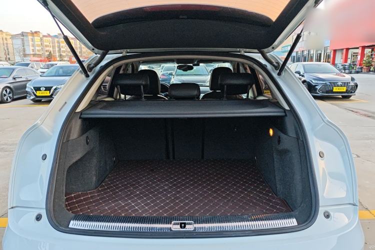 Used Audi Q3 2015 35 TFSI Comfort Model Trunk