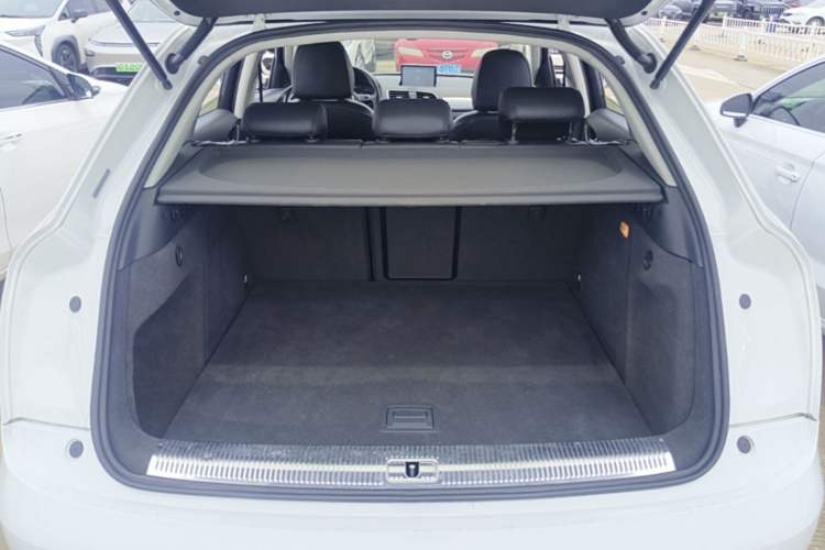 Used Audi Q3 2015 30 TFSI Comfort Model Trunk