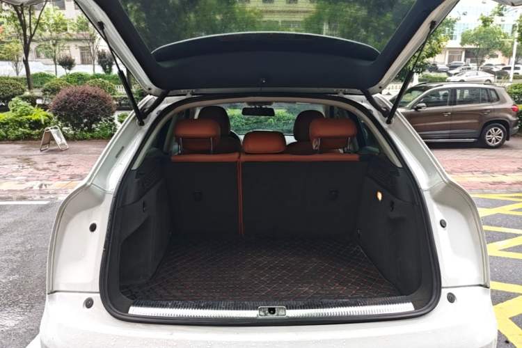 Used Audi Q3 2015 30 TFSI Ambition Edition Trunk