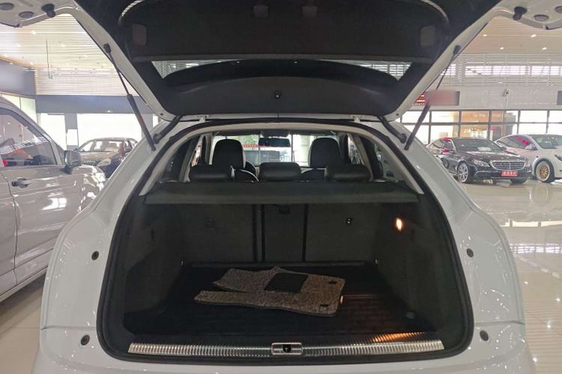 Used Audi Q3 2015 30 TFSI Comfort Model Trunk