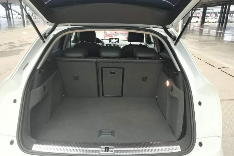Used Audi Q3 2015 35 TFSI quattro Technology Edition Trunk