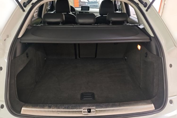 Used Audi Q3 2015 30 TFSI Comfort Model Trunk