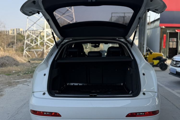 Used Audi Q3 2015 35 TFSI Millionth Anniversary Comfort Model Trunk