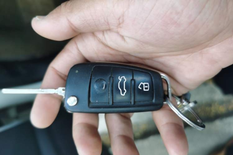 Used Audi Q3 2015 35 TFSI Comfort Model Vehicle Key