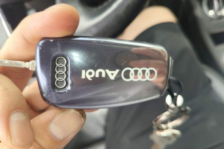 Used Audi Q3 2015 30 TFSI Comfort Model Vehicle Key