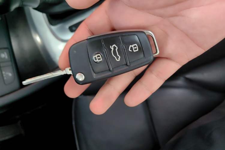 Used Audi Q3 2015 35 TFSI Comfort Model Vehicle Key