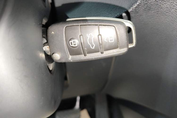 Used Audi Q3 2015 35 TFSI Comfort Model Vehicle Key