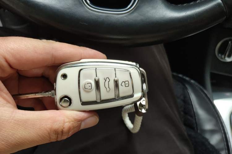 Used Audi Q3 2015 30 TFSI Comfort Model Vehicle Key
