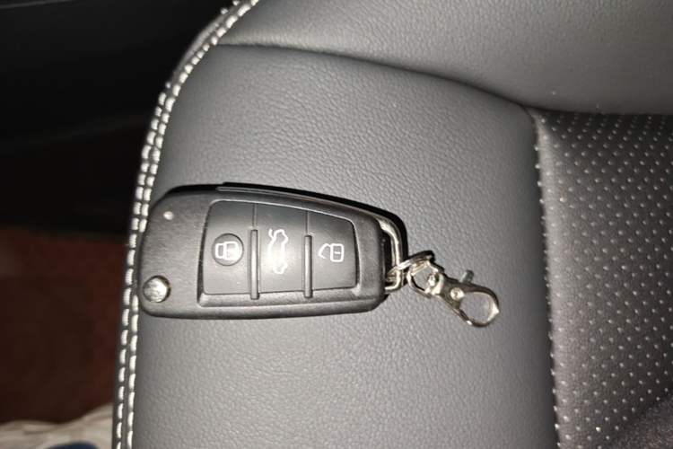 Used Audi Q3 2015 35 TFSI Ambition Edition Vehicle Key