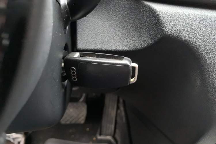 Used Audi Q3 2015 30 TFSI Comfort Model Vehicle Key