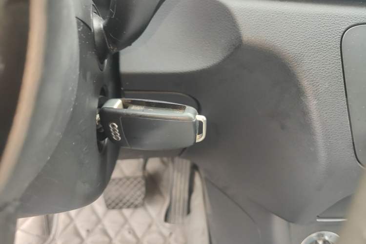 Used Audi Q3 2015 30 TFSI Comfort Model Vehicle Key