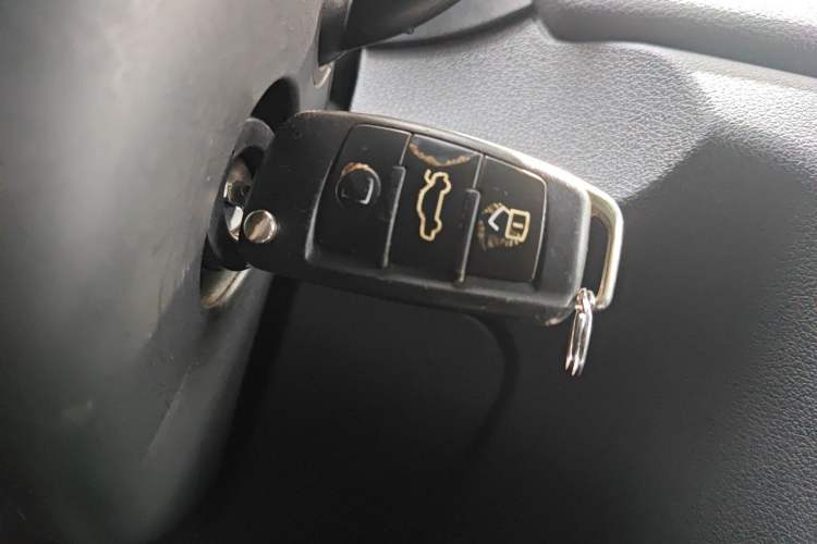 Used Audi Q3 2015 30 TFSI Comfort Model Vehicle Key