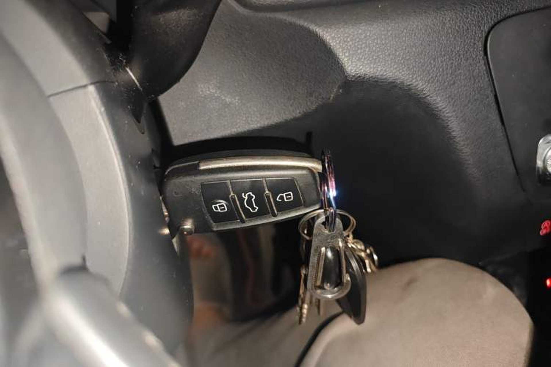 Used Audi Q3 2015 30 TFSI Comfort Model Vehicle Key