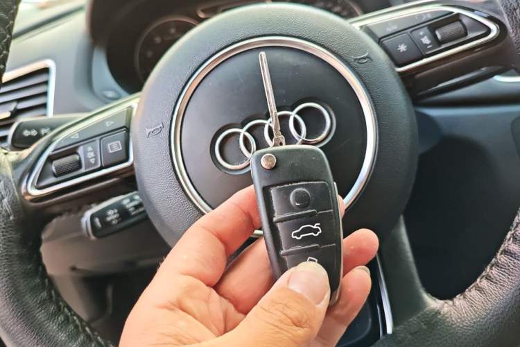 Used Audi Q3 2015 35 TFSI Ambition Edition Vehicle Key