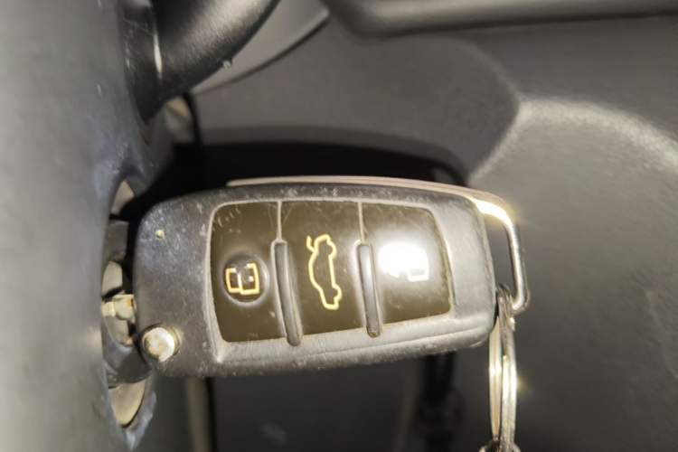 Used Audi Q3 2015 35 TFSI Ambition Edition Vehicle Key