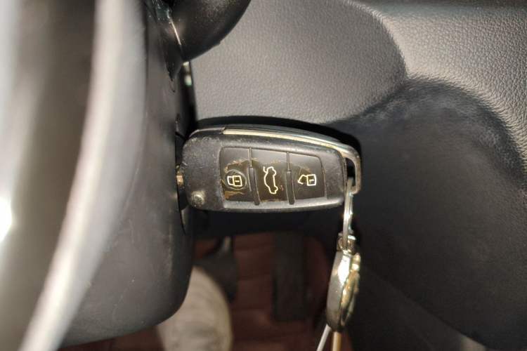 Used Audi Q3 2015 30 TFSI Comfort Model Vehicle Key