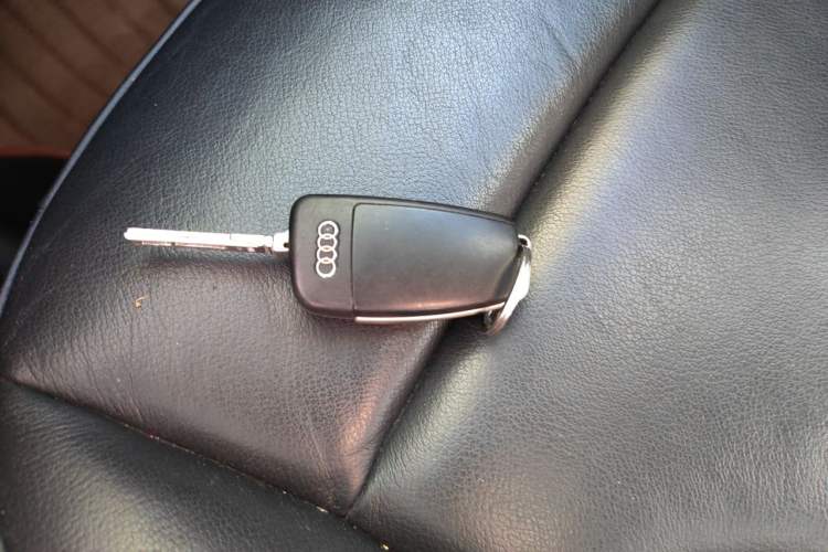 Used Audi Q3 2015 30 TFSI Comfort Model Vehicle Key