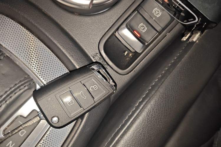 Used Audi Q3 2015 30 TFSI Comfort Model Vehicle Key