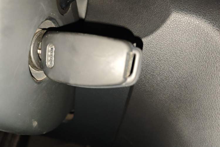 Used Audi Q3 2015 30 TFSI Comfort Model Vehicle Key