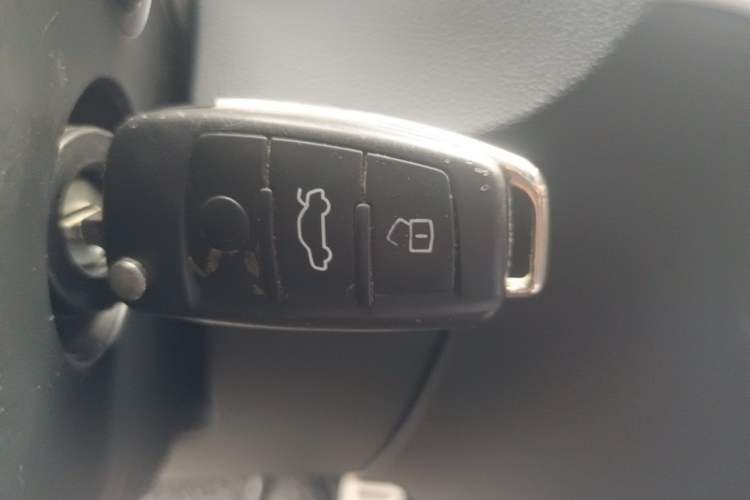 Used Audi Q3 2015 35 TFSI Comfort Model Vehicle Key