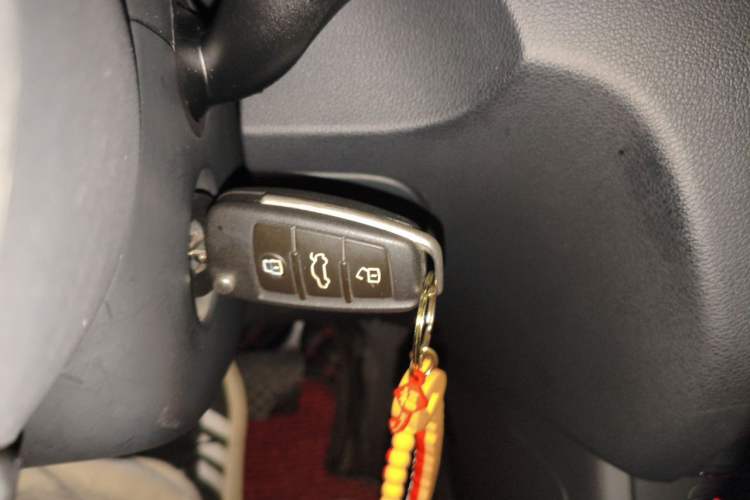 Used Audi Q3 2015 30 TFSI Comfort Model Vehicle Key