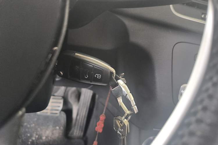 Used Audi Q3 2015 35 TFSI Comfort Model Vehicle Key