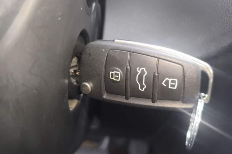Used Audi Q3 2015 35 TFSI Comfort Model Vehicle Key
