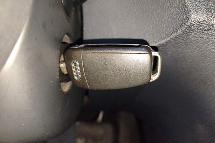 Used Audi Q3 2015 30 TFSI Comfort Model Vehicle Key