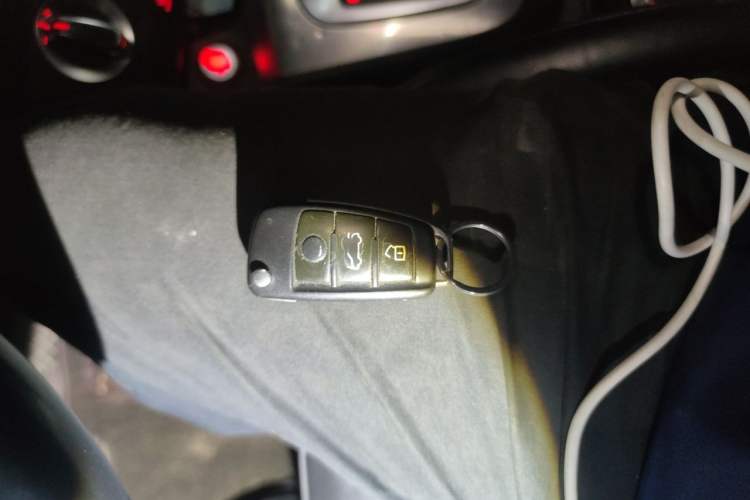 Used Audi Q3 2015 30 TFSI Comfort Model Vehicle Key