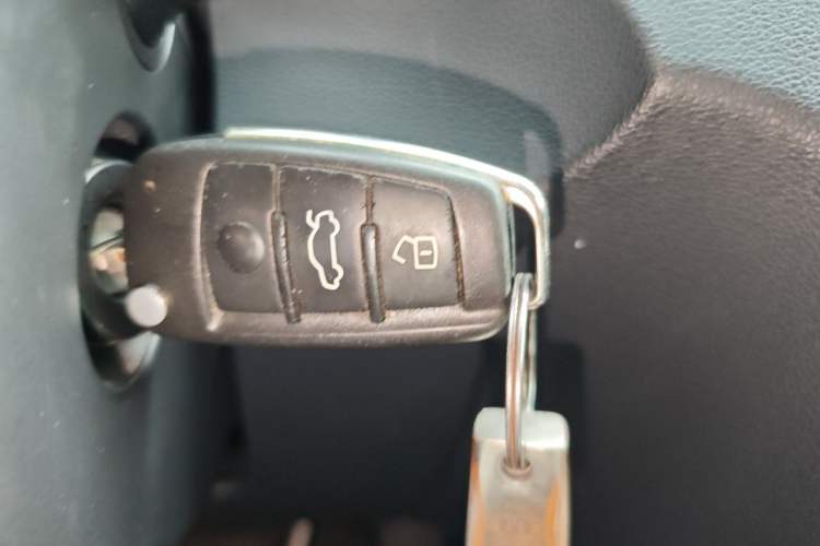 Used Audi Q3 2015 30 TFSI Comfort Model Vehicle Key
