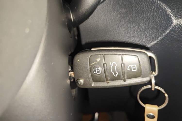 Used Audi Q3 2015 35 TFSI Comfort Model Vehicle Key